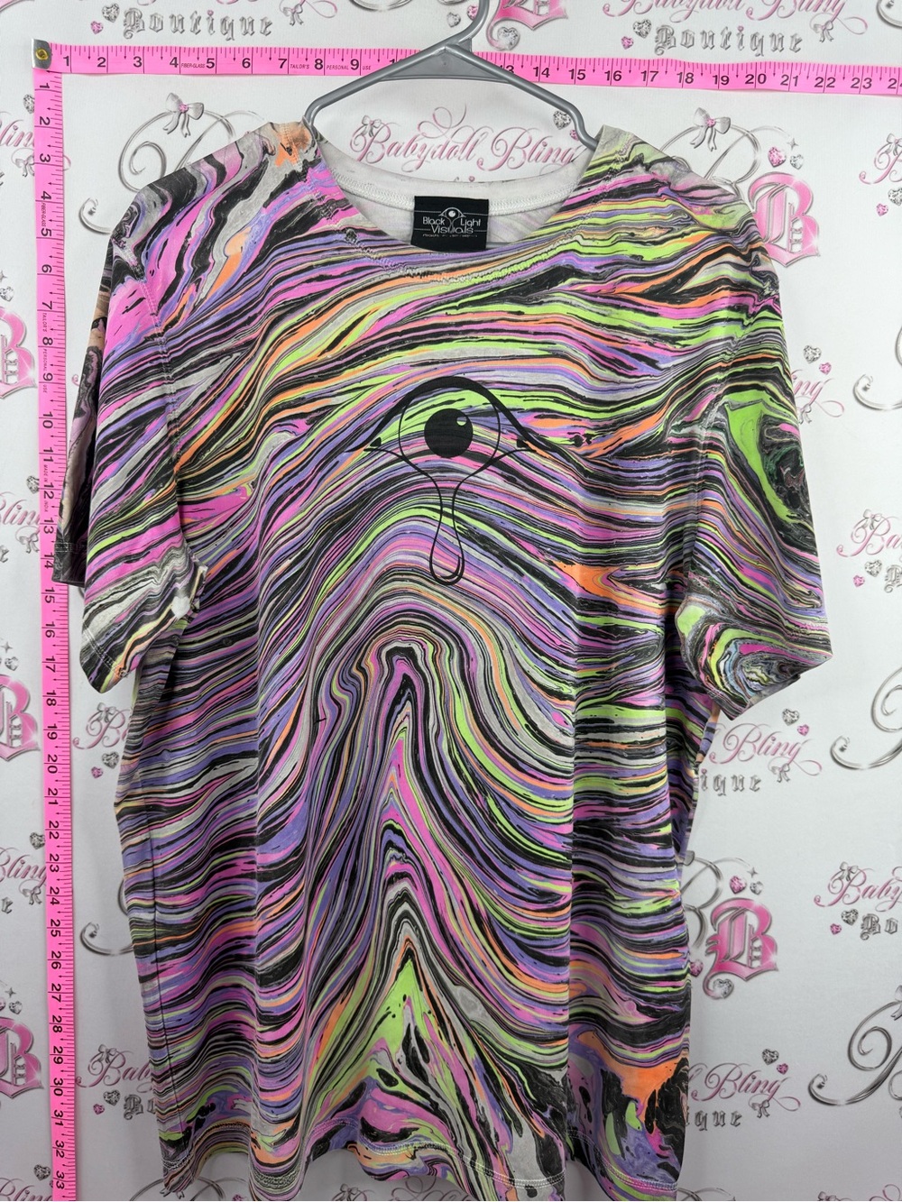 Black light visuals  Short Sleeve Swirl Graphic Tee - Neon Pink & Green